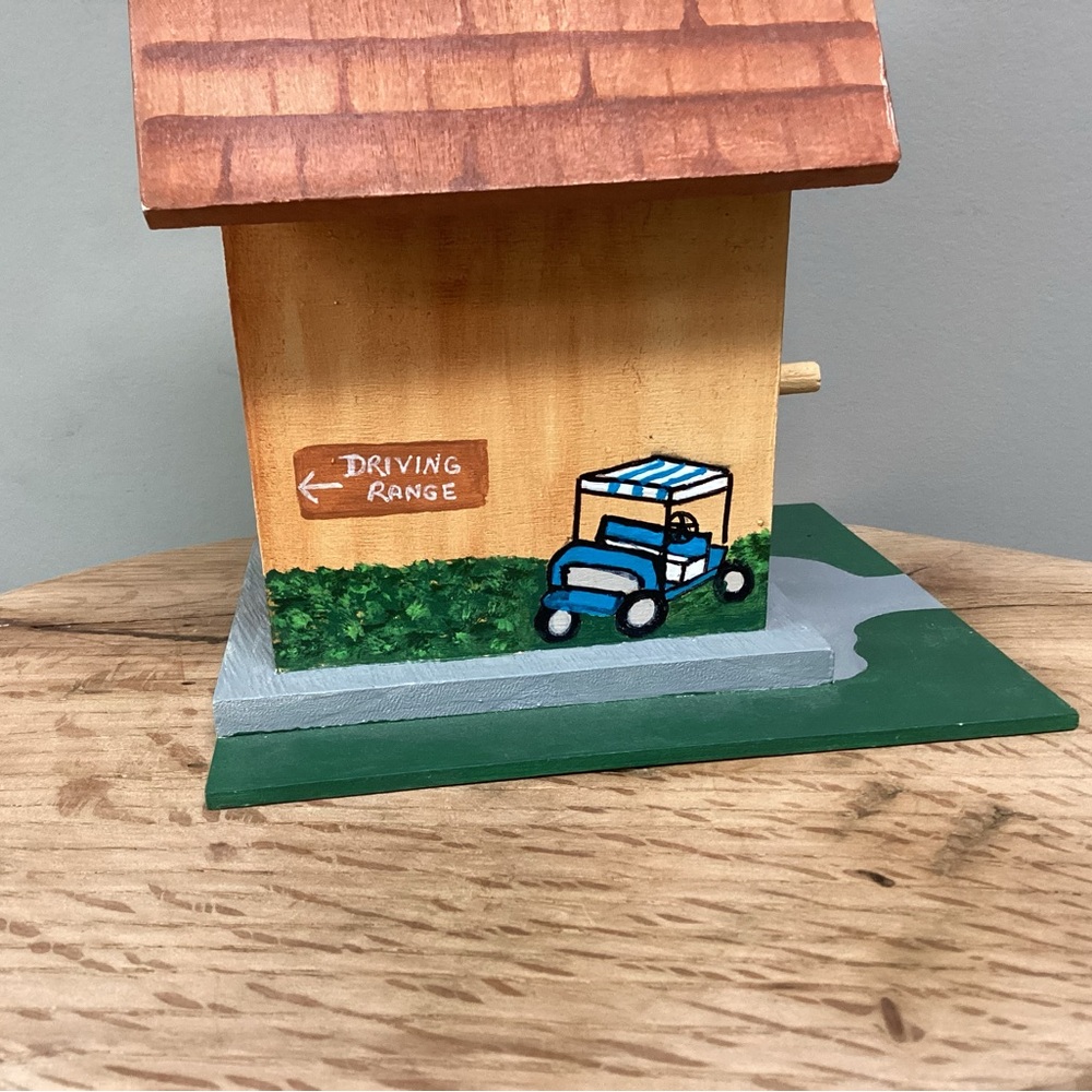 🟢 Vintage & Hand Painted - Solid Wood & Golf Themed Birdhouse - Very Unique - Picture 8 of 14